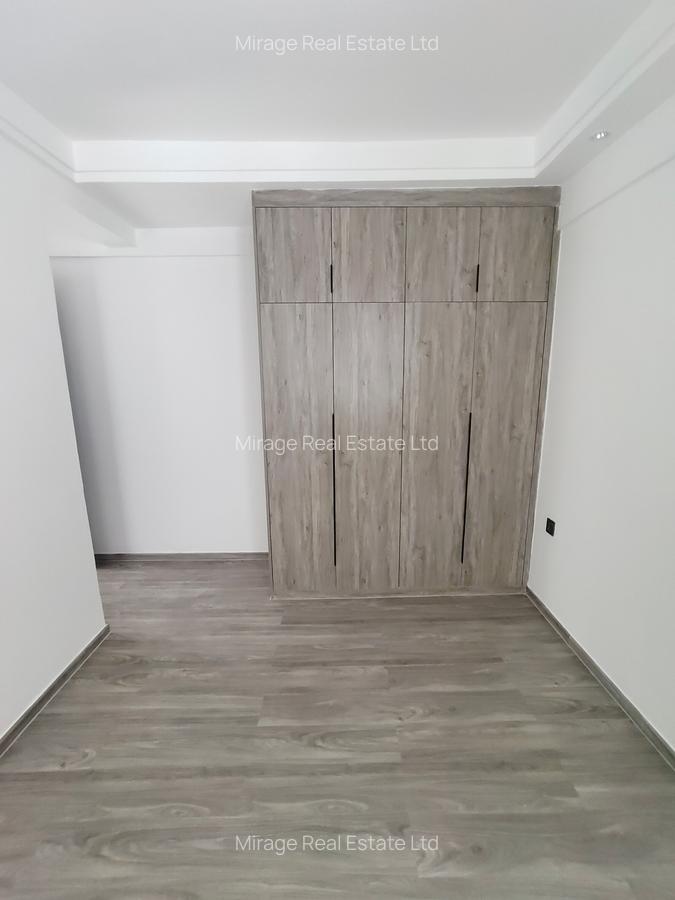 3 Bed Apartment with Swimming Pool in Kilimani - 16