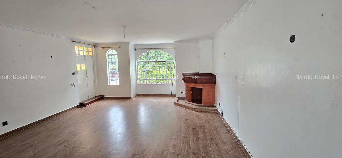 5 Bed Townhouse with En Suite at Lavington Green - 14