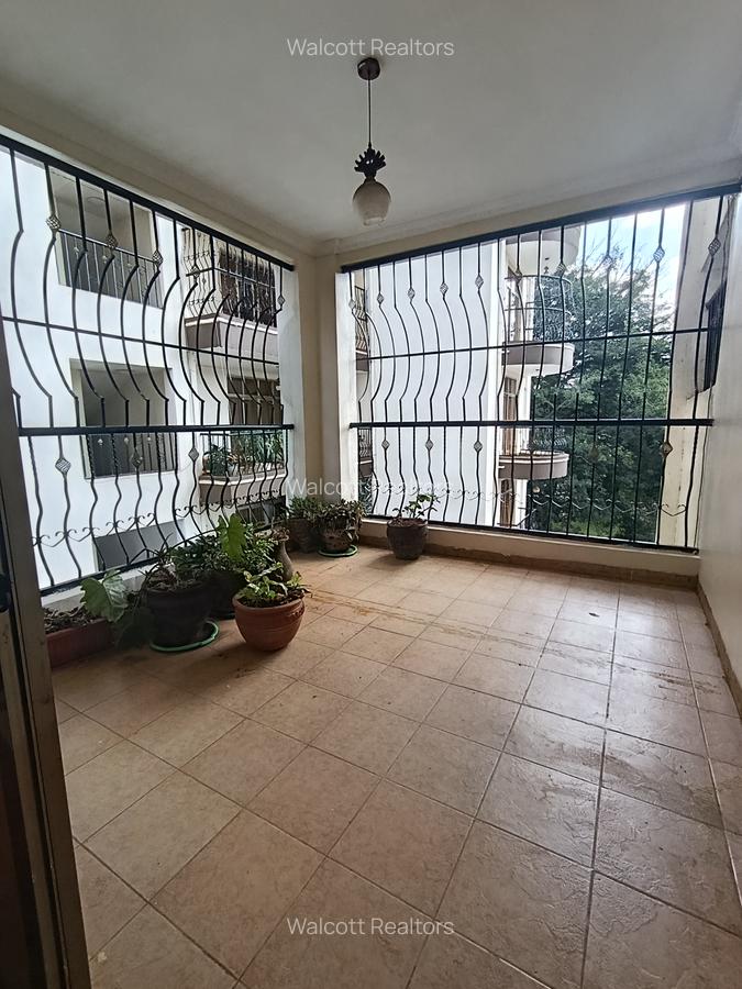3 Bed Apartment with En Suite in Lavington - 6