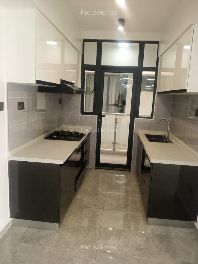 2 Bed Apartment with En Suite in Lavington - 9