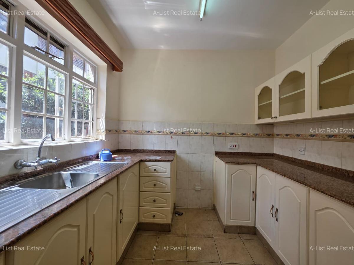 1 Bed Apartment with En Suite at Riverside Drive - 4