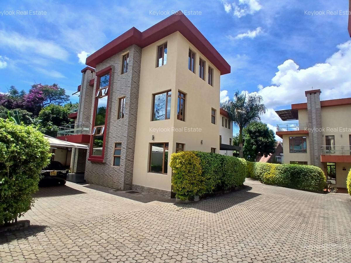 5 Bed Townhouse with En Suite at Lavington Green - 1