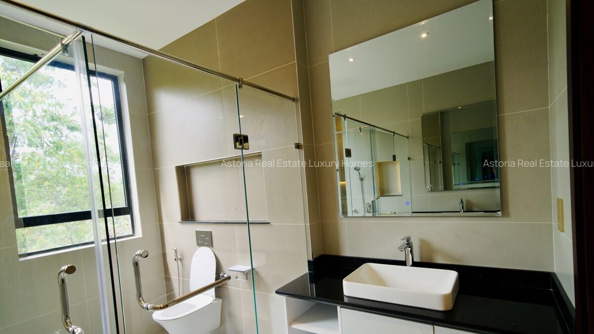 6 Bed Villa with En Suite at 2026-183 - 16