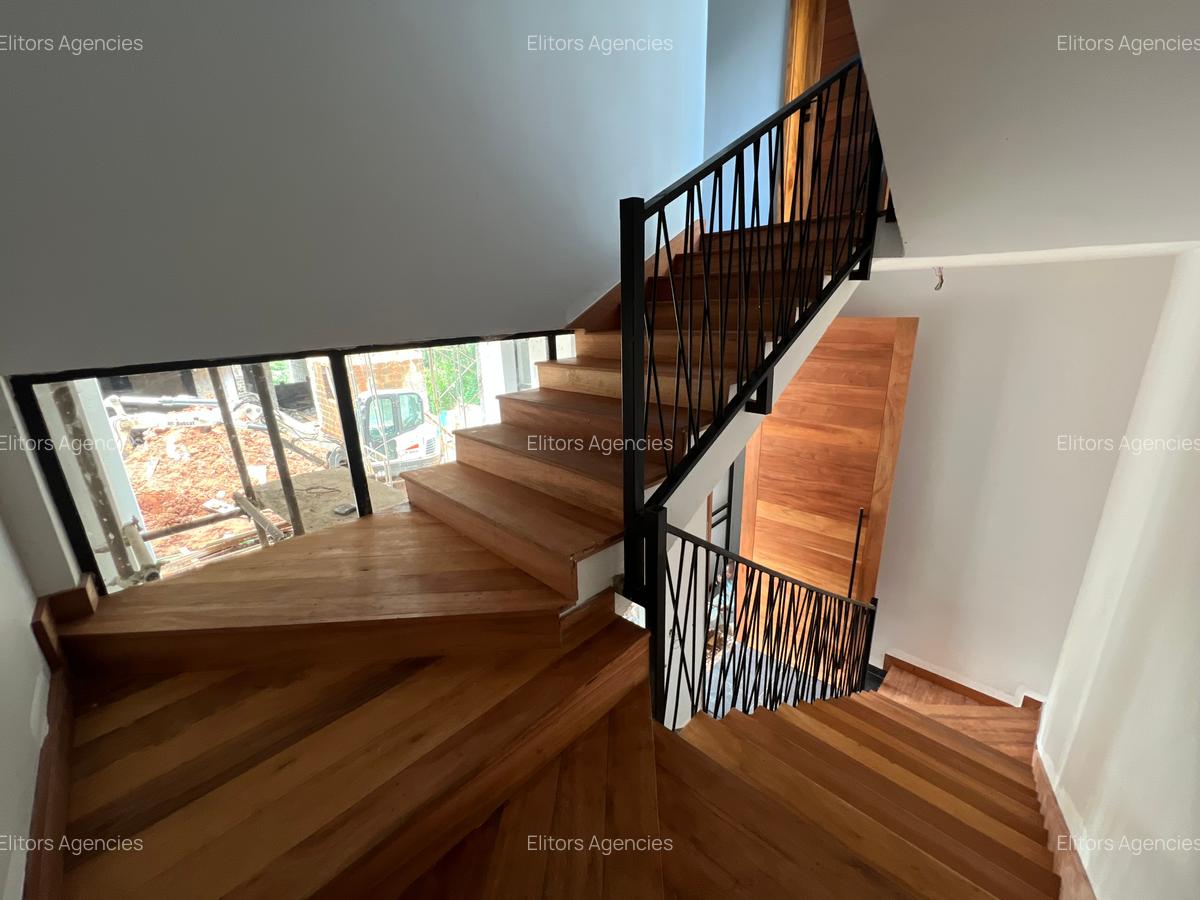 4 Bed Townhouse with En Suite at Kirawa Road - 15
