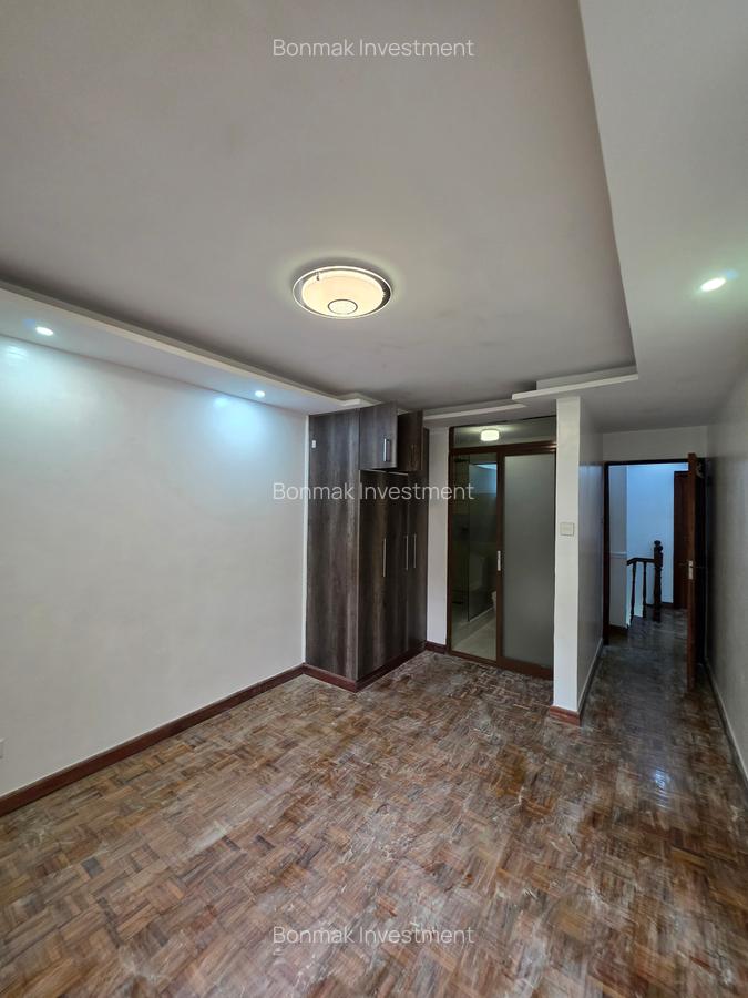 4 Bed Townhouse with En Suite at Lavington-Valley Arcade - 14