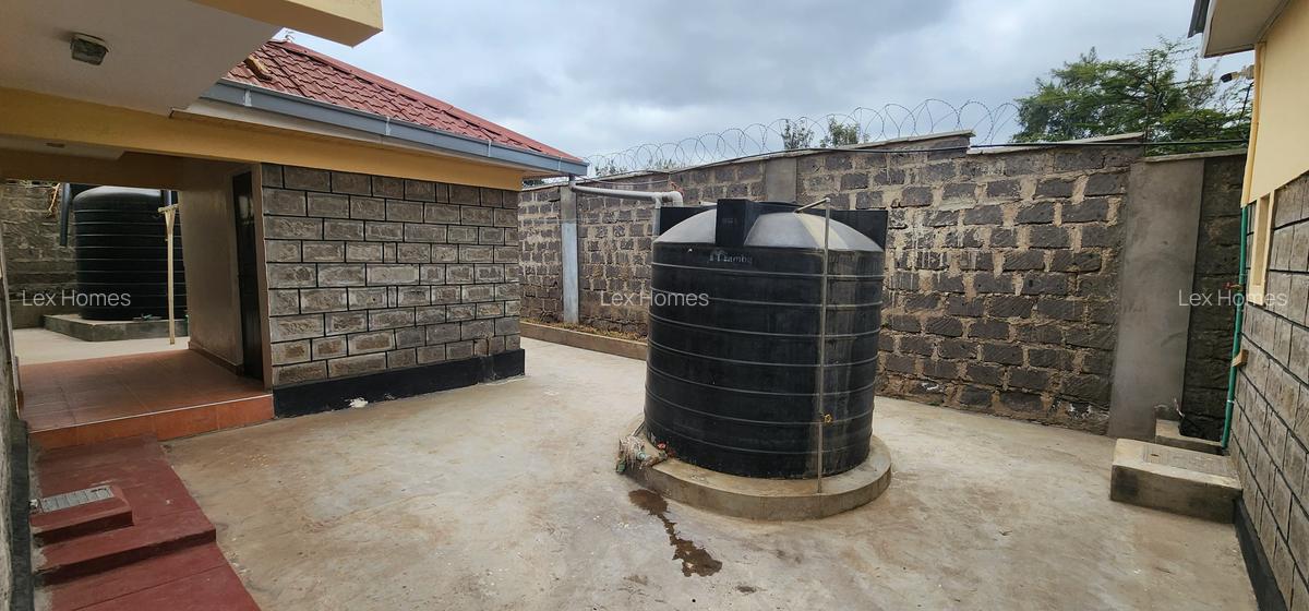 4 Bed House with En Suite at Masai Lodge - 3
