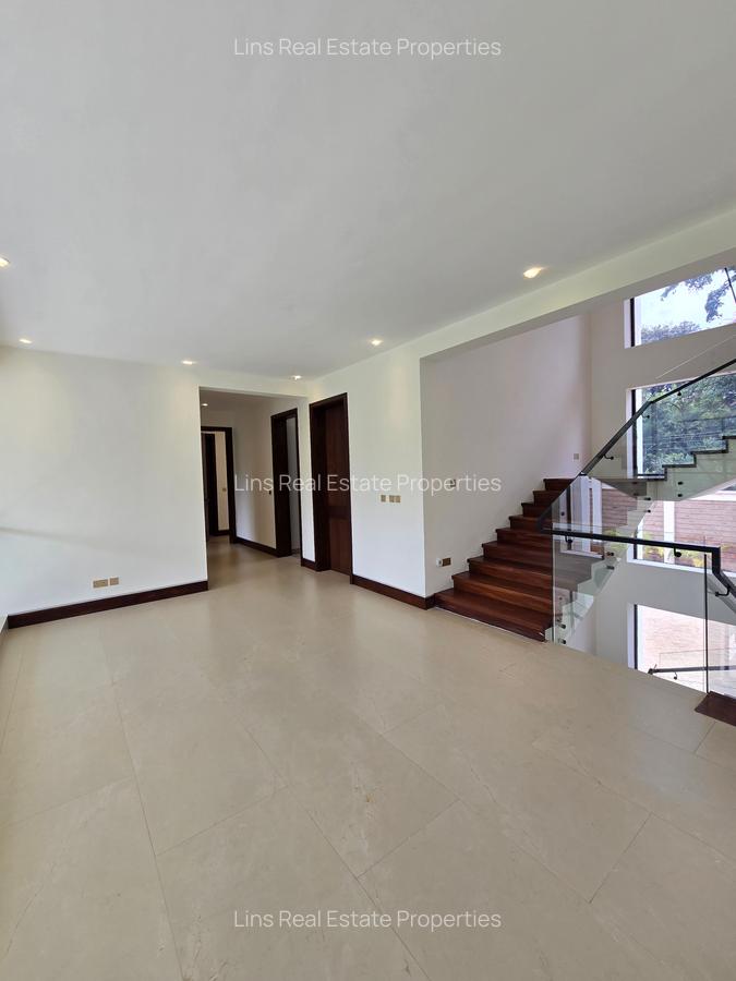 6 Bed Townhouse with En Suite in Kitisuru - 16