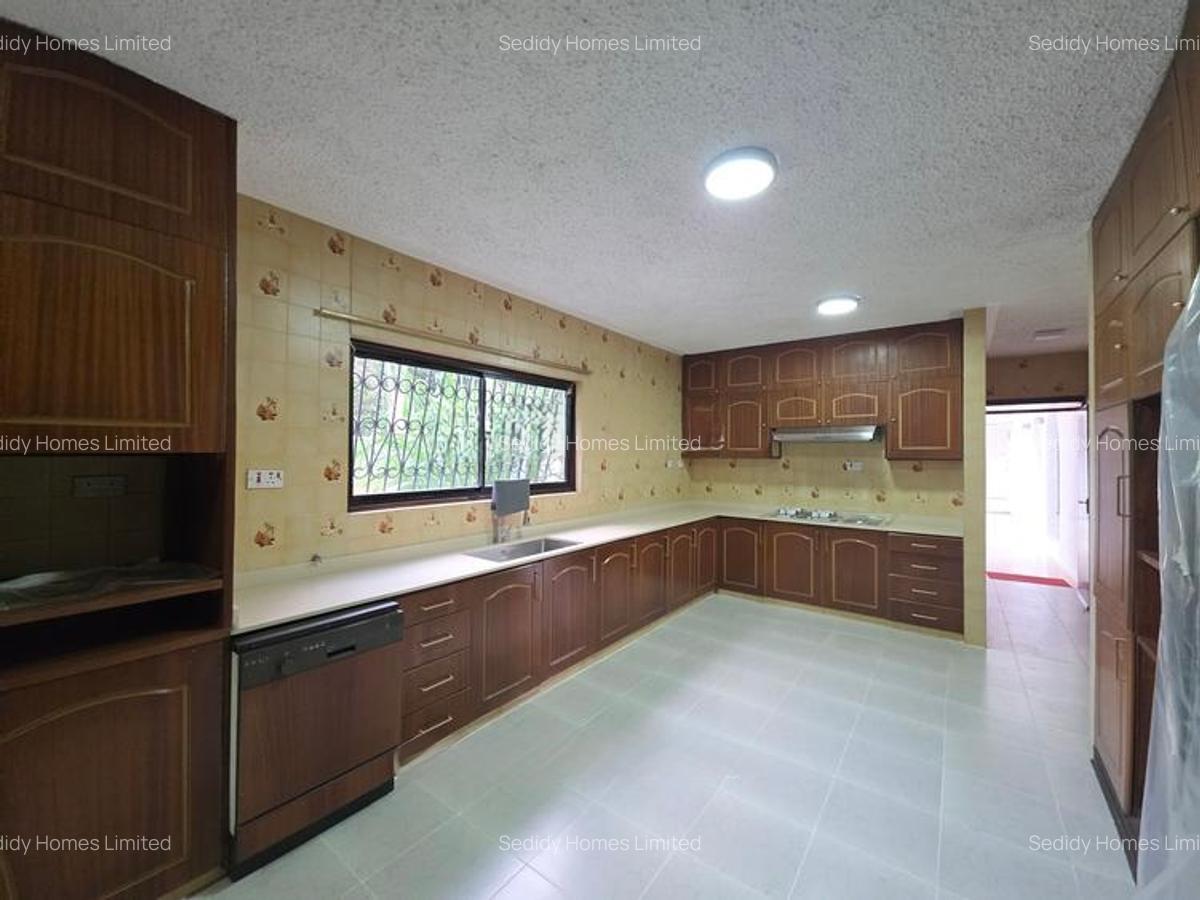 5 Bed House with En Suite in Muthaiga - 4