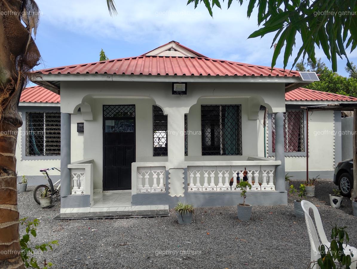 3 Bed House with En Suite at Behind Kari - 4