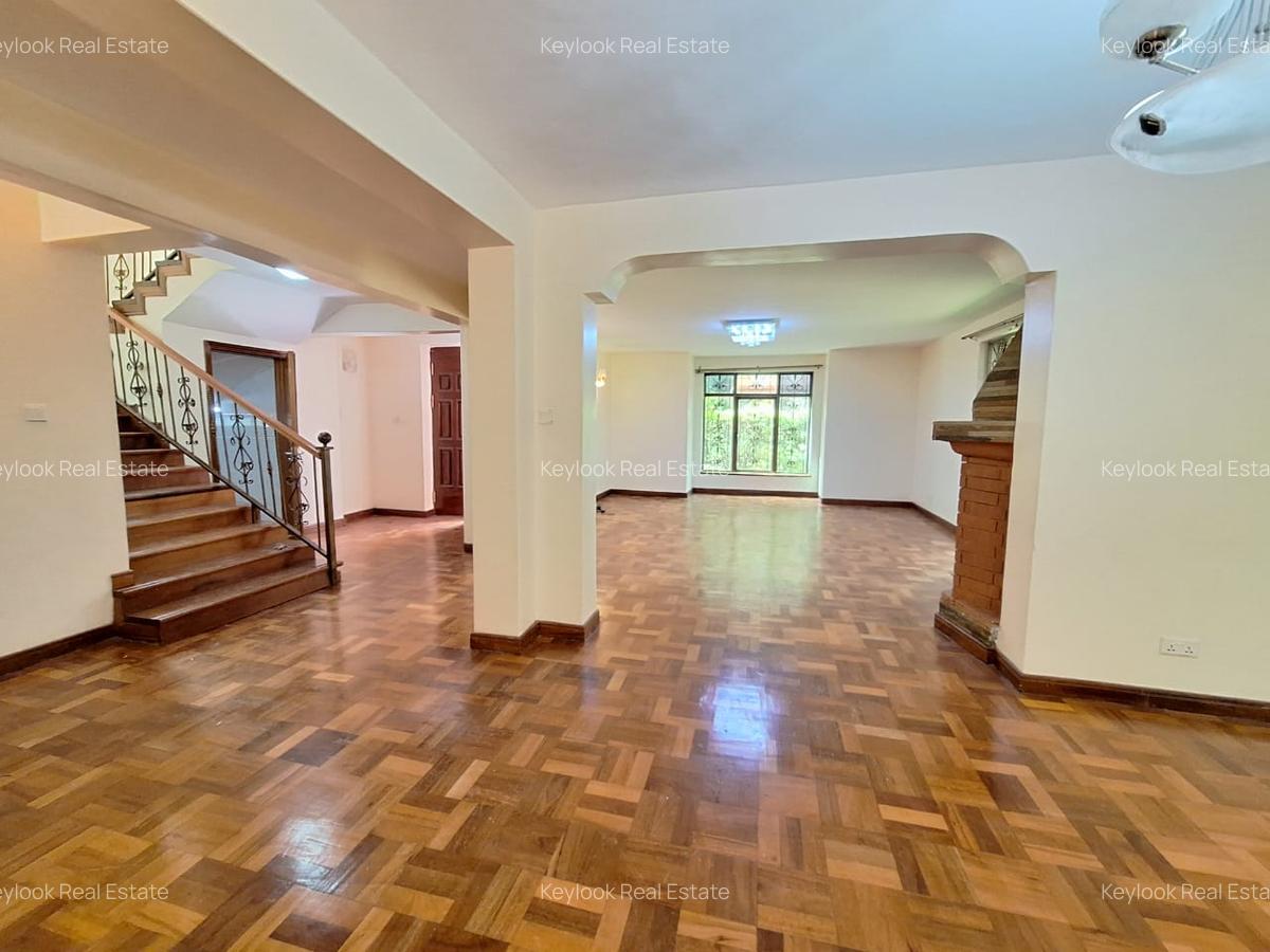 5 Bed Townhouse with En Suite at Othaya Road - 3