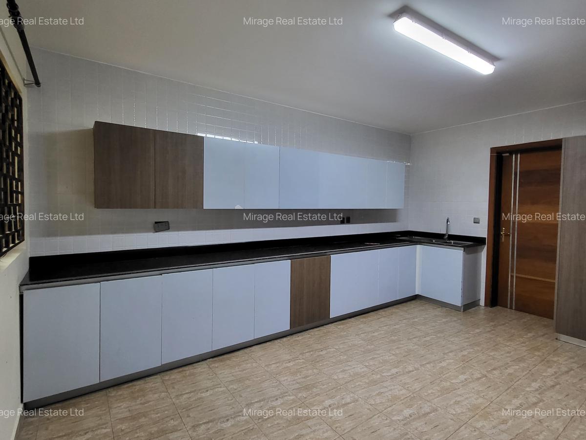 5 Bed Villa with En Suite in Lavington - 3