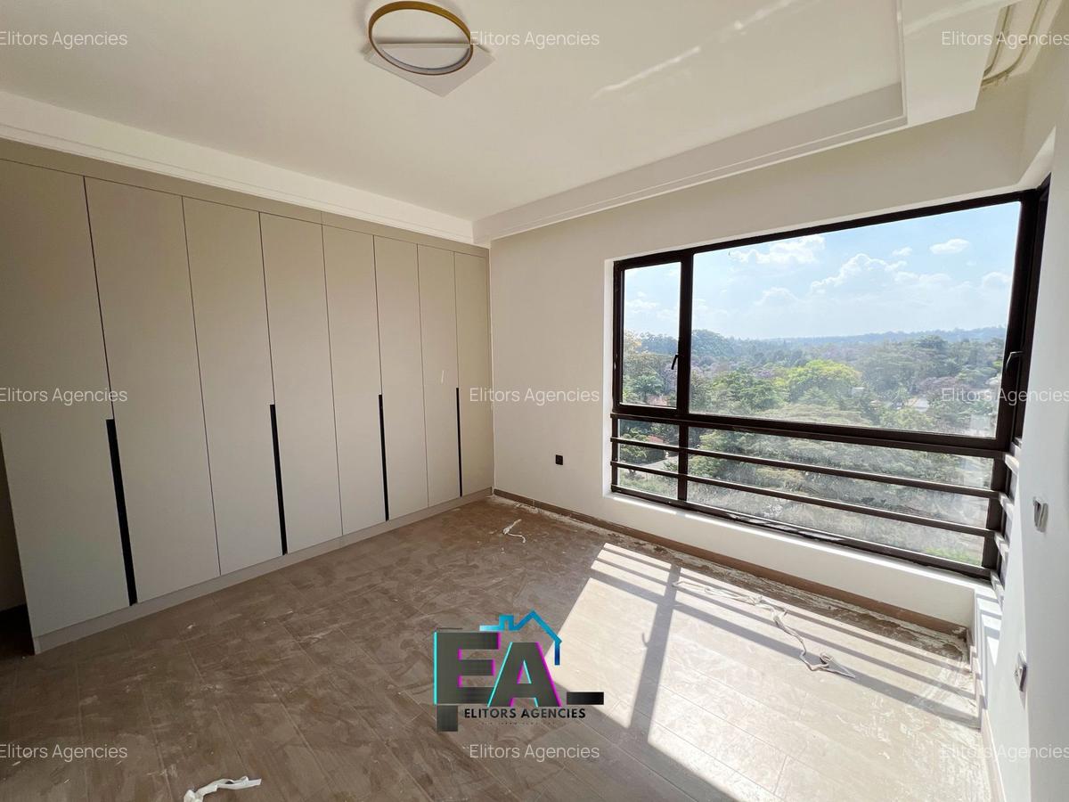 3 Bed Apartment with En Suite at Riverside Drive - 12