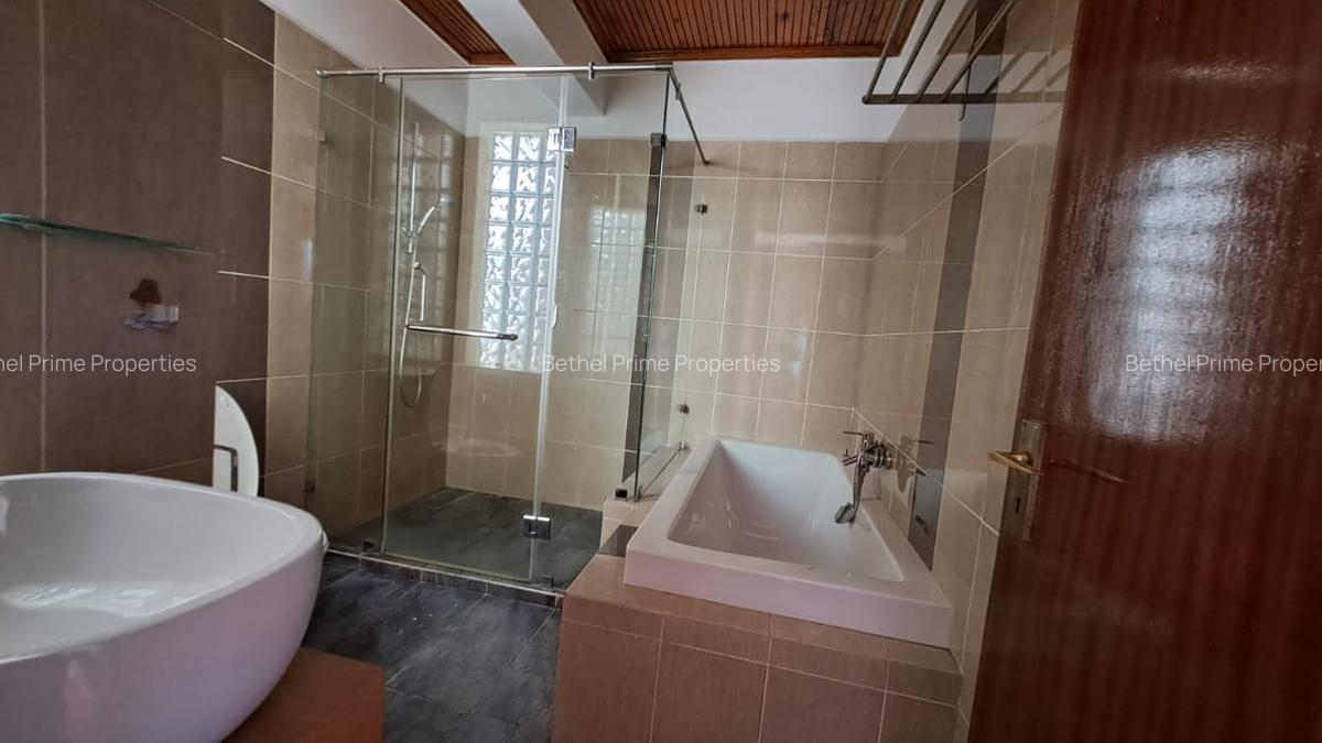 4 Bed Townhouse with En Suite in Spring Valley - 14