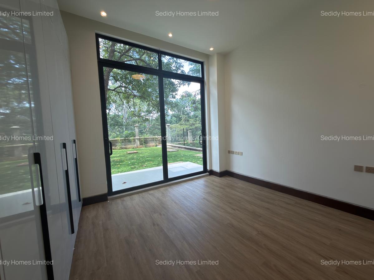 6 Bed Villa with En Suite in Kitisuru - 14