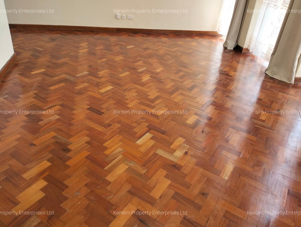 5 Bed Townhouse with En Suite in Lavington - 12