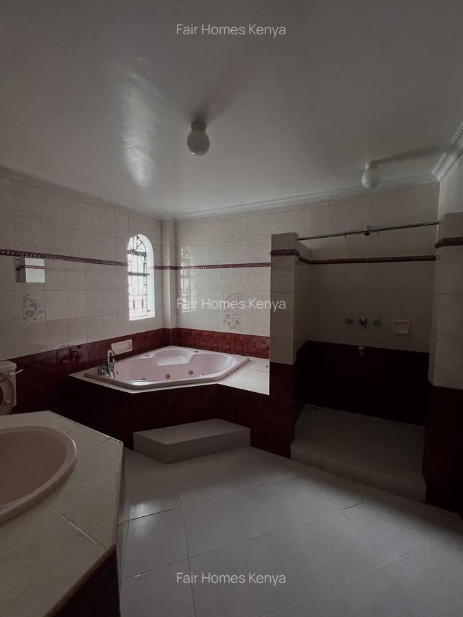 5 Bed Townhouse with En Suite at Riverside Drive - 11