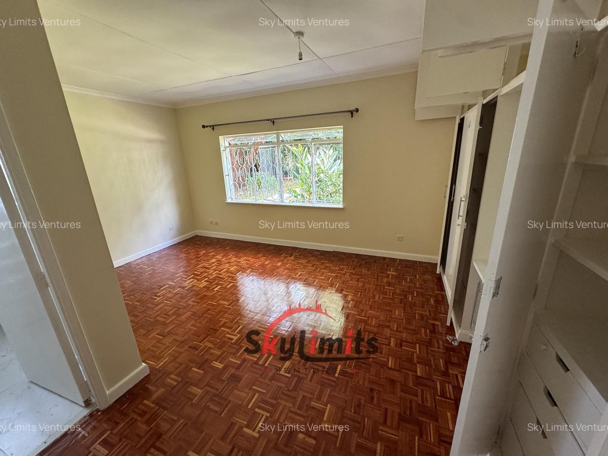 4 Bed House with En Suite in Gigiri - 16