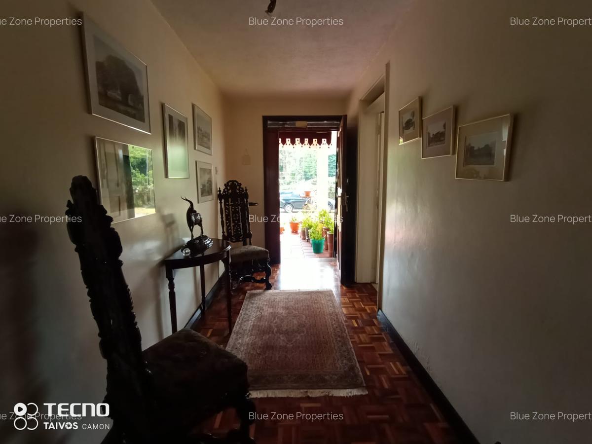 5 Bed House with En Suite at Off Un Avenue - 5