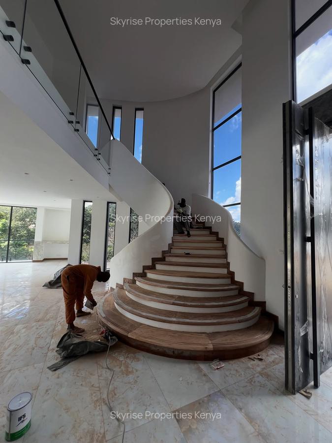 5 Bed Villa with En Suite in Nyari - 19