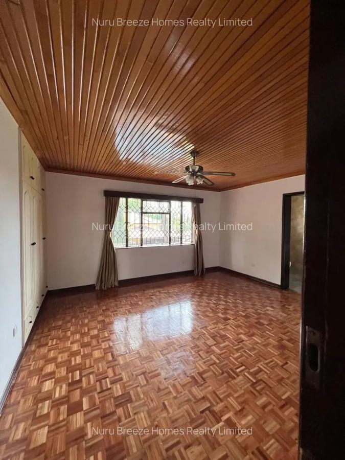 5 Bed House with En Suite in Runda - 10
