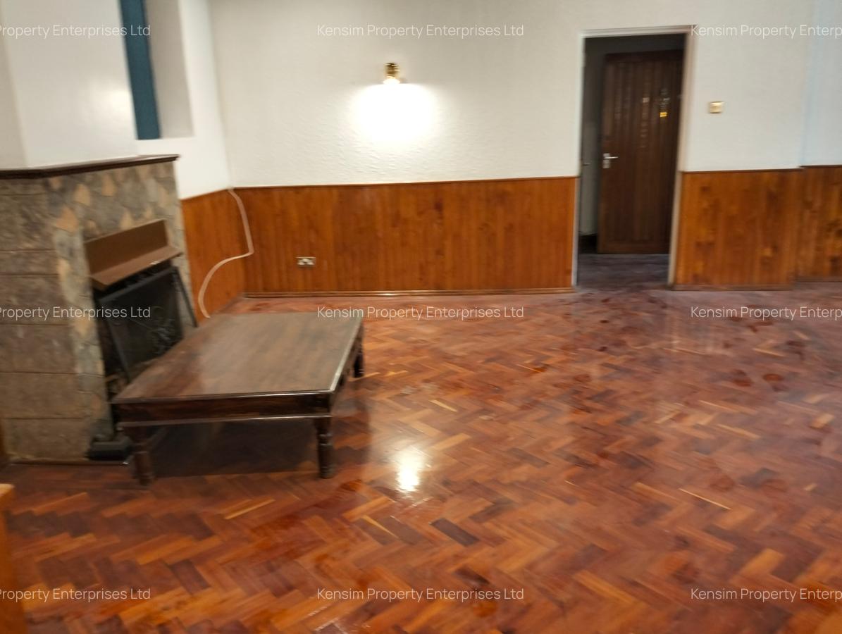 4 Bed Townhouse with En Suite in Spring Valley - 4