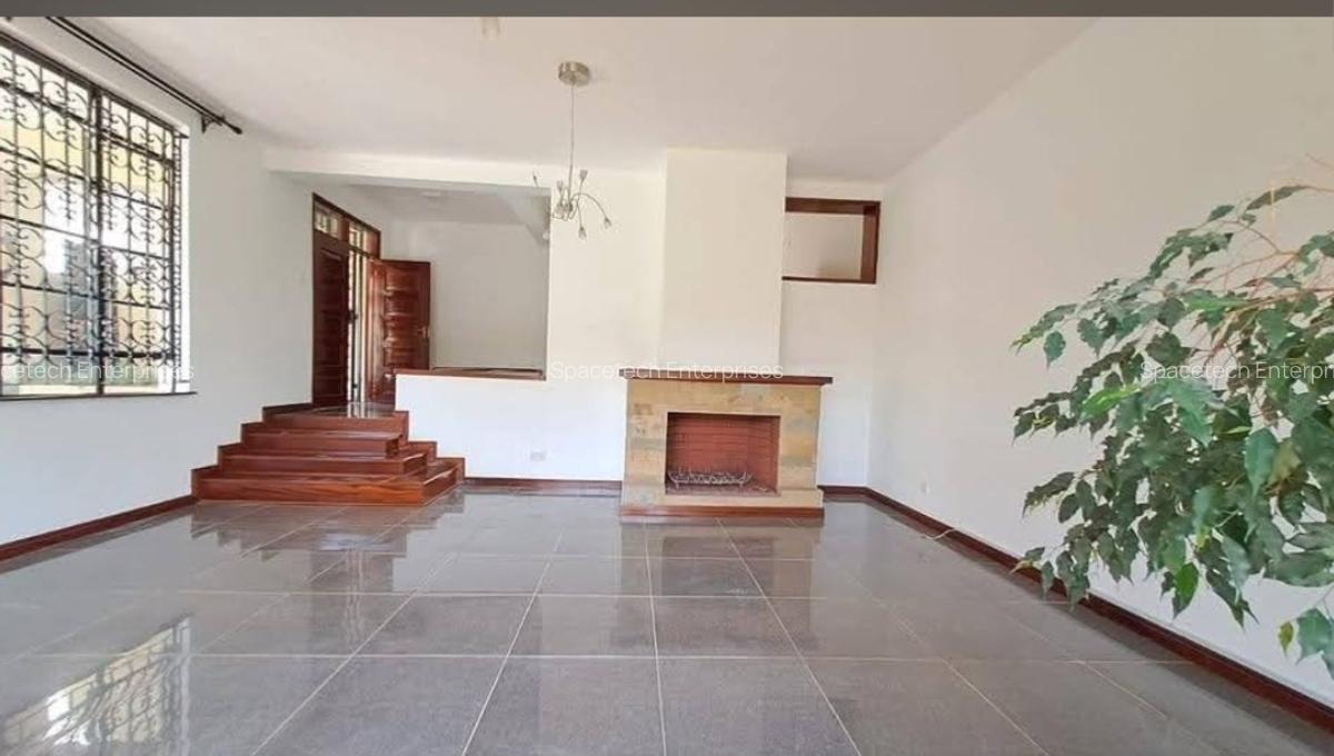 4 Bed Townhouse with En Suite in Spring Valley - 2