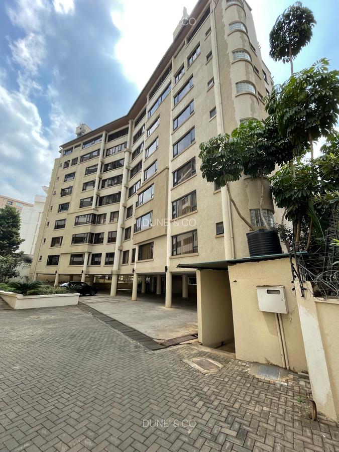 3 Bed Apartment with En Suite in Riverside - 1