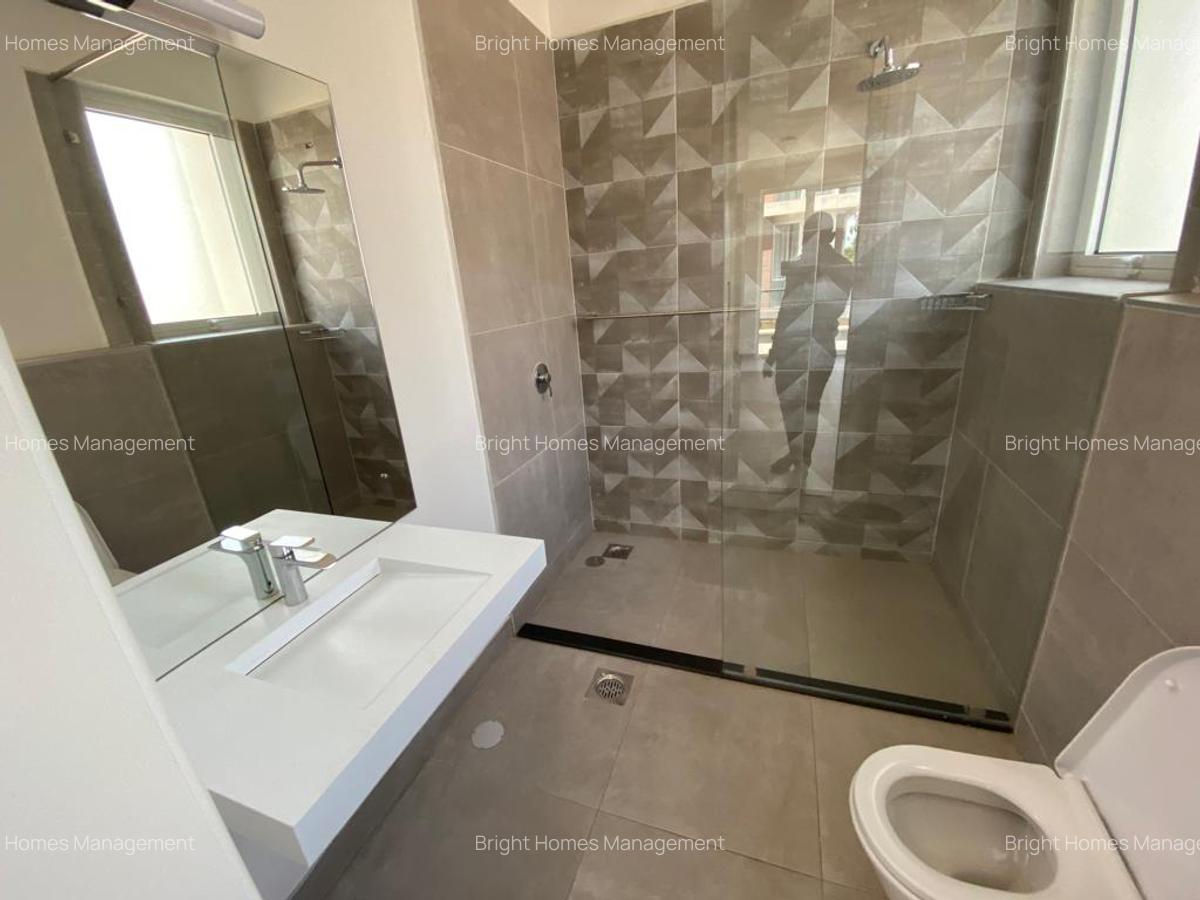 4 Bed Townhouse with En Suite in Lavington - 17