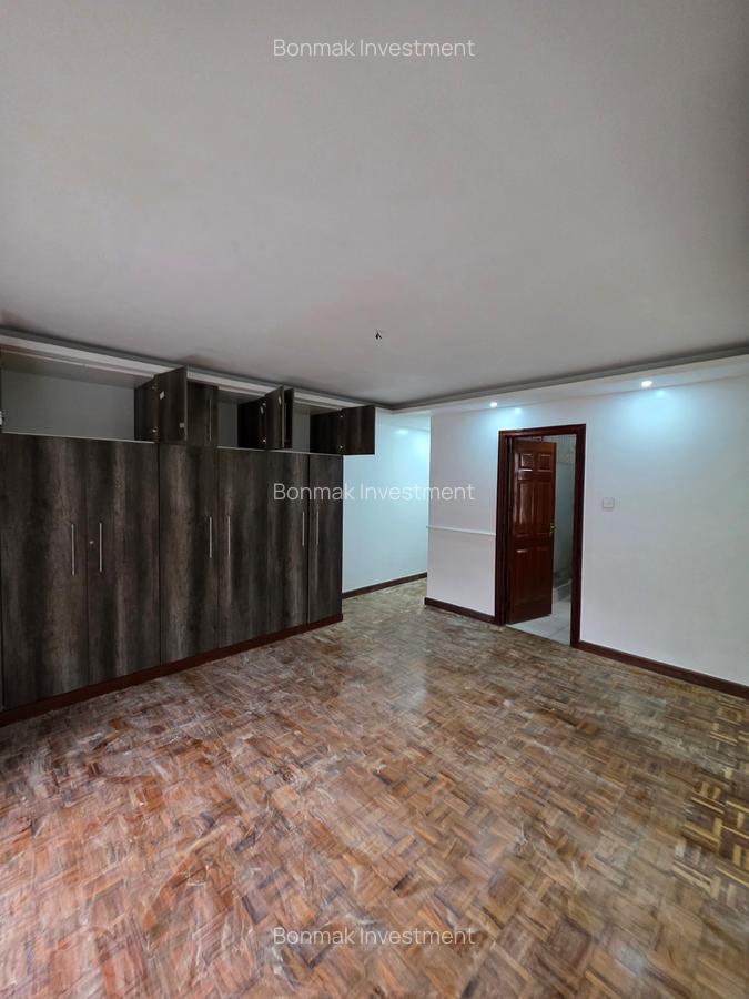 4 Bed Townhouse with En Suite at Lavington-Valley Arcade - 12