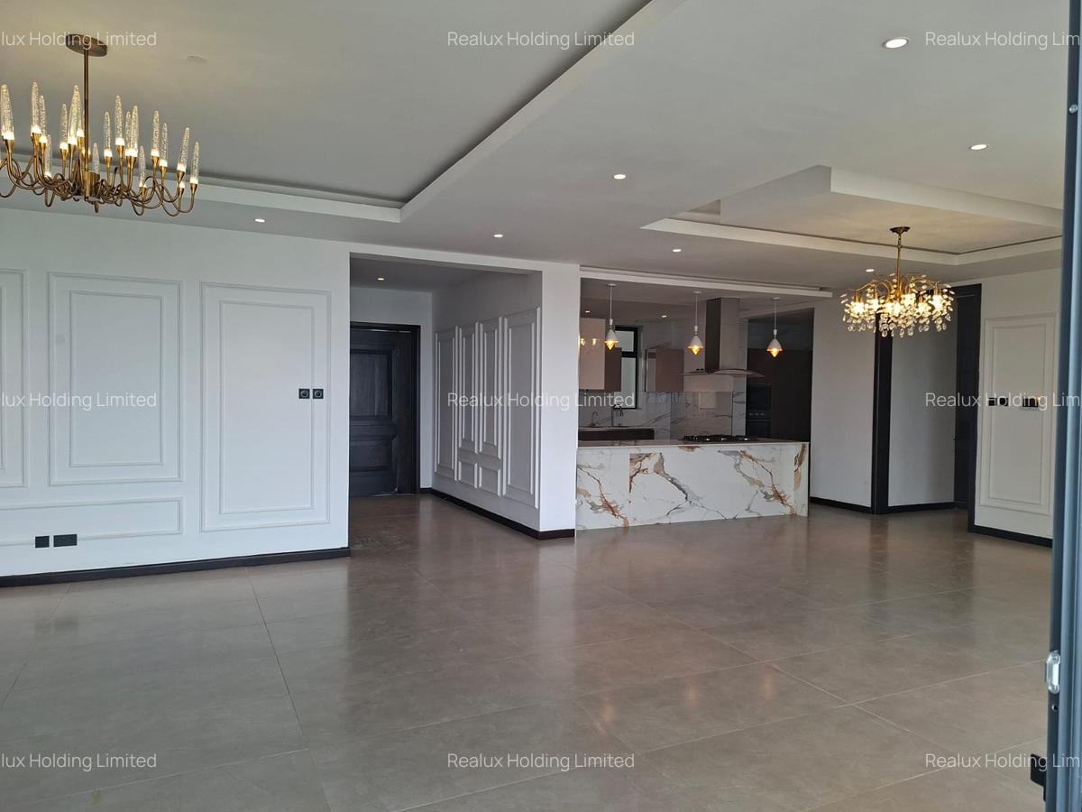 3 Bed Apartment with En Suite in Riverside - 4