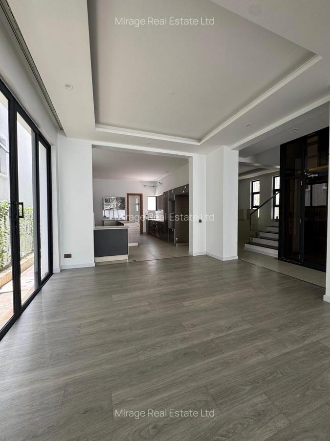 5 Bed Townhouse with En Suite in Lavington - 19
