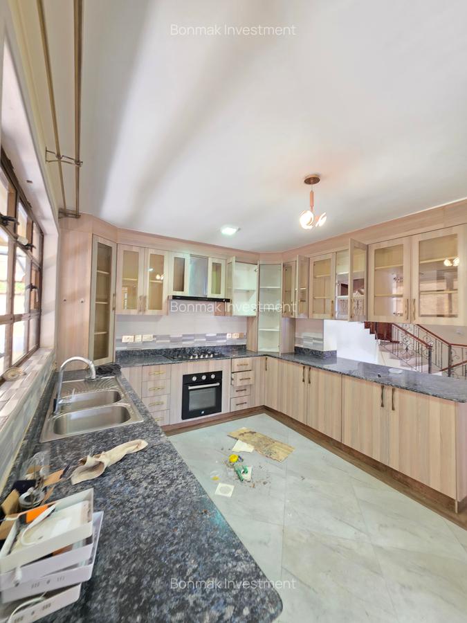 5 Bed Townhouse with En Suite at Convent Drive - 8