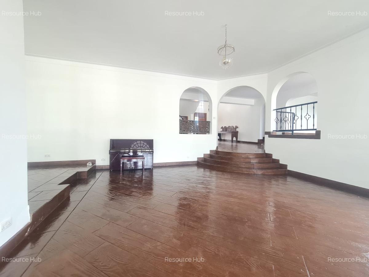 5 Bed House with En Suite at Nyari - 9