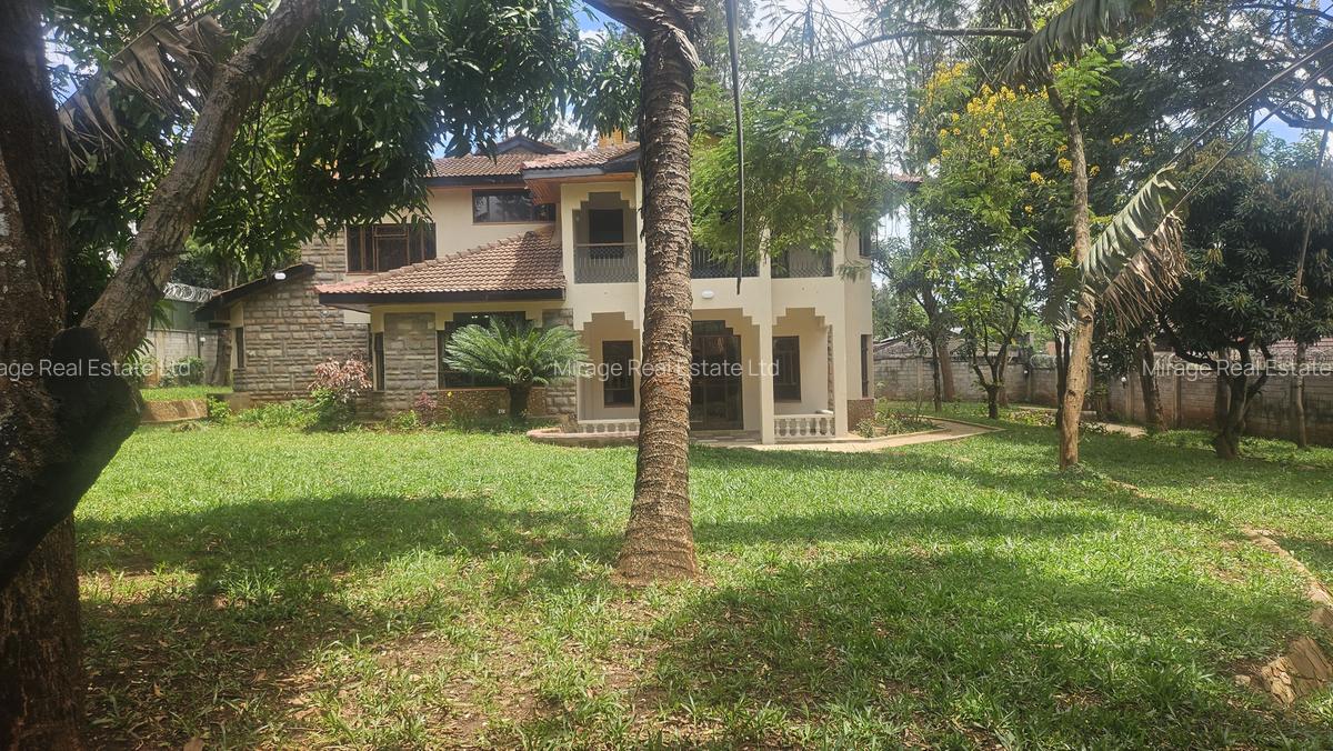 5 Bed House with En Suite in Runda - 20