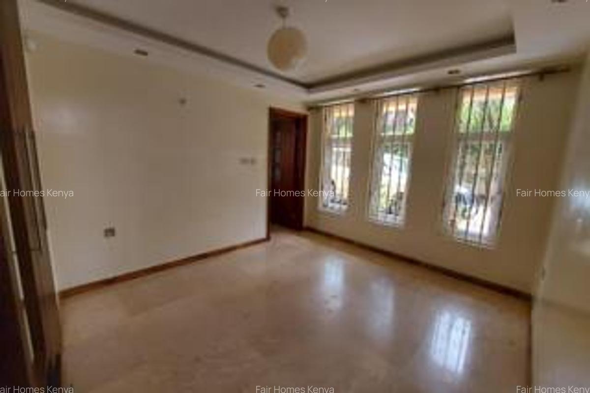 5 Bed Townhouse with En Suite at Convent Drive - 3