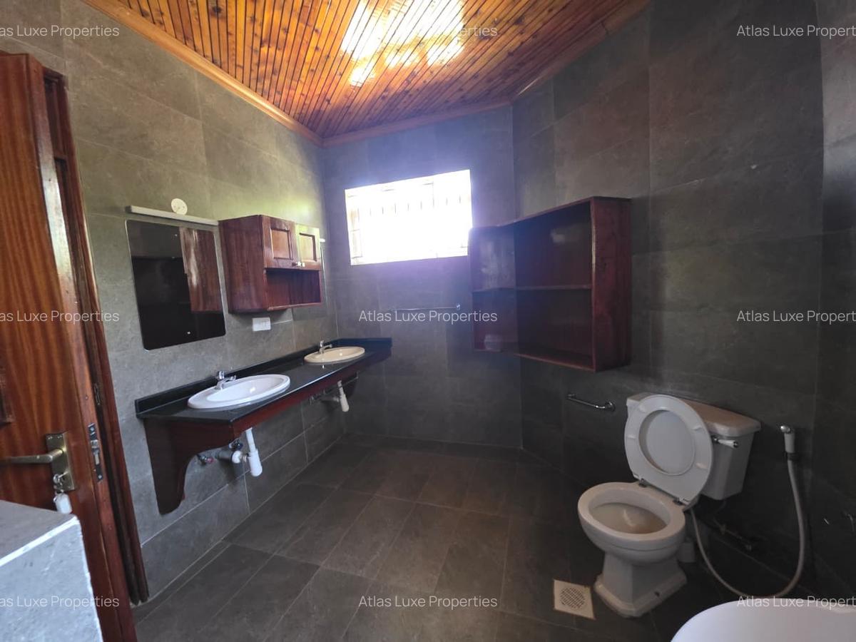 6 Bed House with En Suite at Old Runda - 12