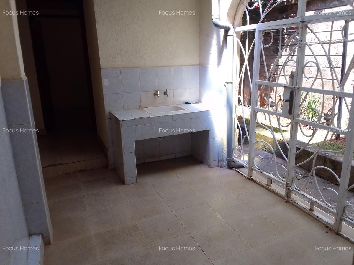 5 Bed Townhouse with En Suite in Lavington - 15