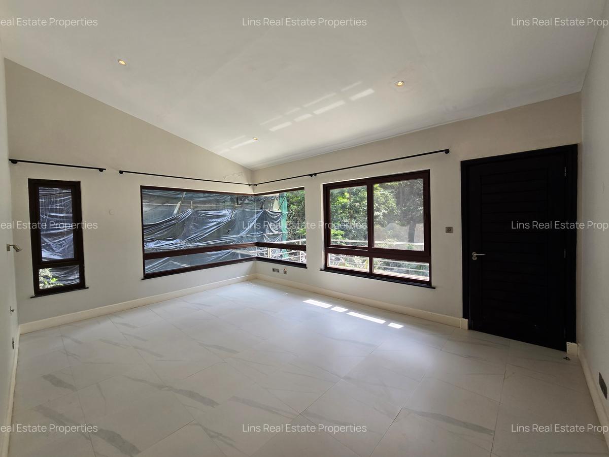 3 Bed Townhouse with En Suite in Spring Valley - 20
