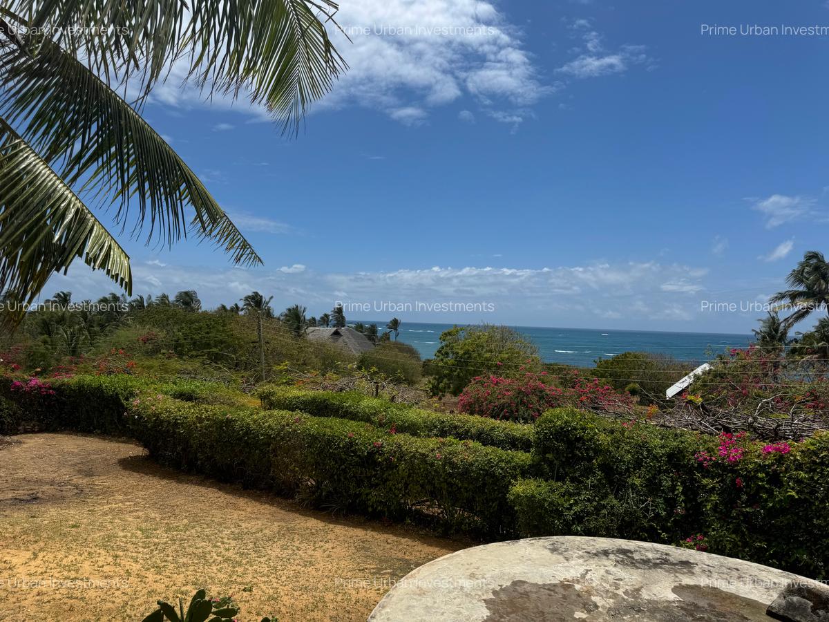 4 Bed Villa with En Suite at Bofa Beach - 3