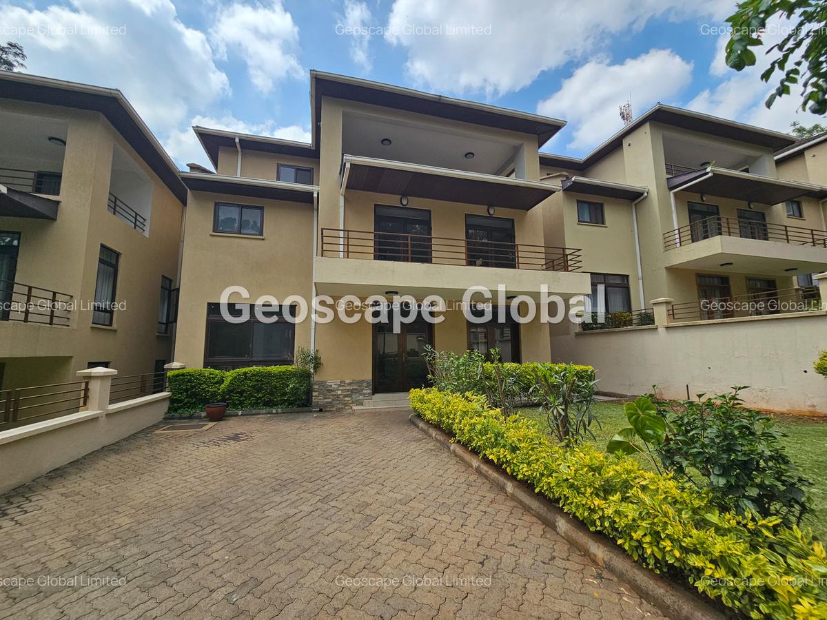 5 Bed House with En Suite in Lavington - 12