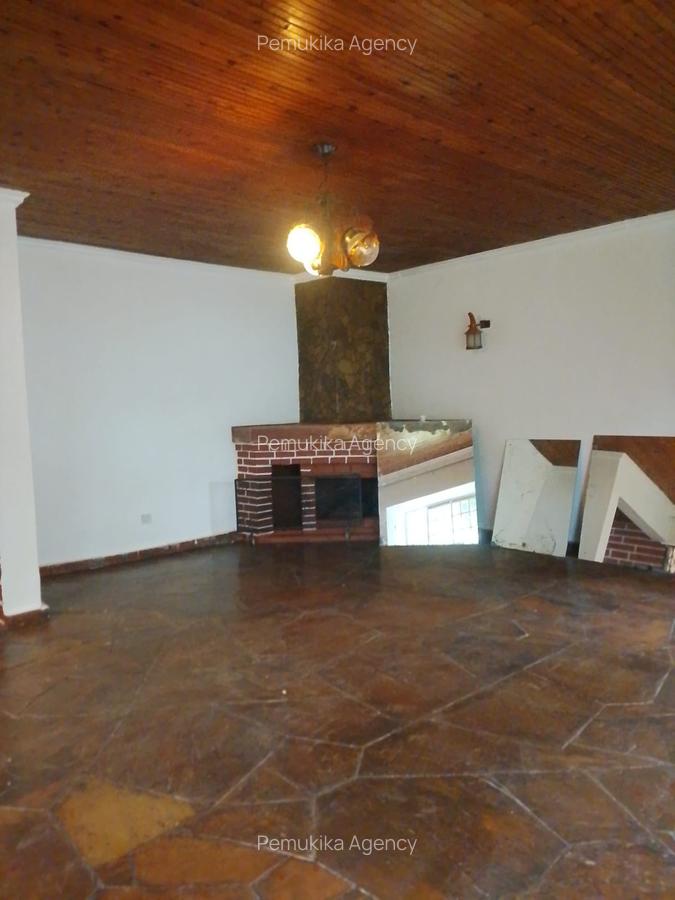 4 Bed House with En Suite at Karen C - 18