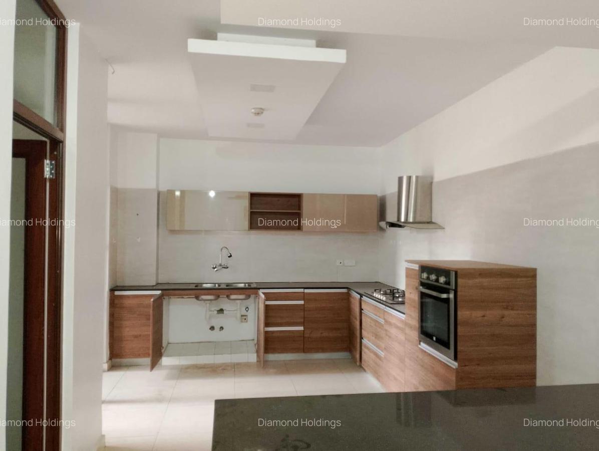 4 Bed Apartment with En Suite at Parklands - 7