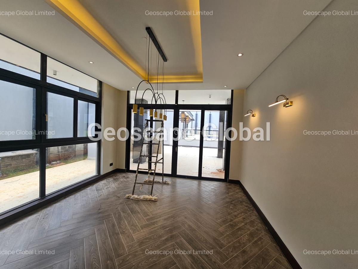 5 Bed House with En Suite in Nyari - 9