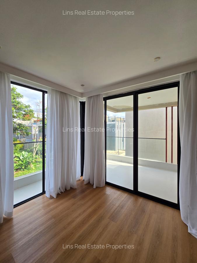 5 Bed Townhouse with En Suite in Lavington - 5