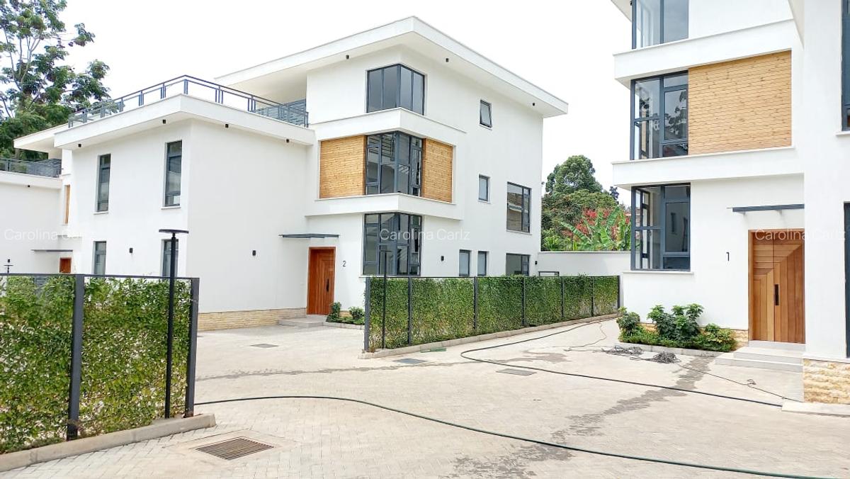 5 Bed Townhouse with En Suite in Lavington - 2