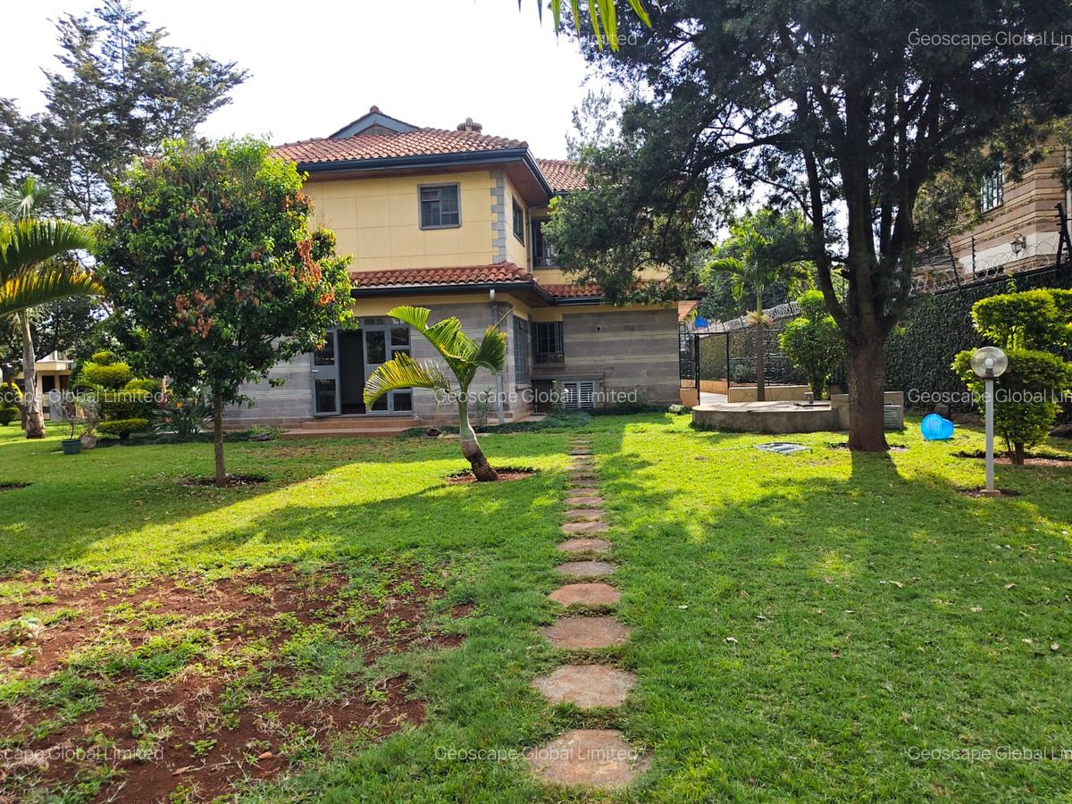 5 Bed House with En Suite in Runda - 11