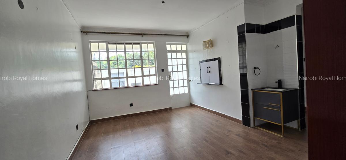 5 Bed Townhouse with En Suite at Off Convent Drive - 13