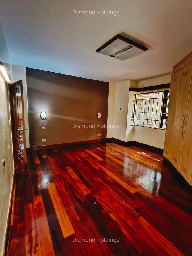 3 Bed Apartment with En Suite at Parklands - 4