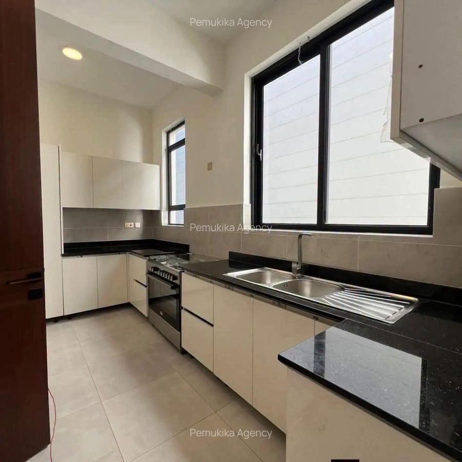 5 Bed Townhouse with En Suite in Kitisuru - 8