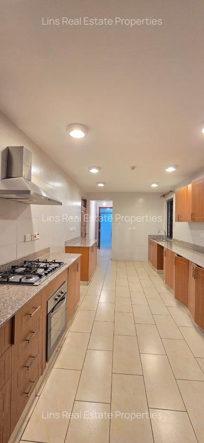 4 Bed Townhouse with En Suite in Runda - 14